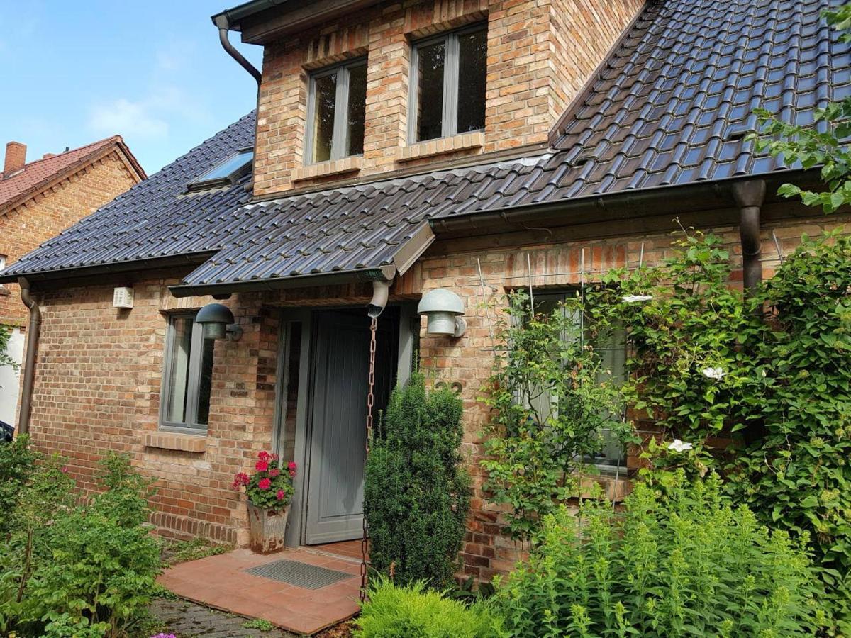 Grosse Wohnung / Haushaelfte In Peetzig Am See Ангермюнде Экстерьер фото