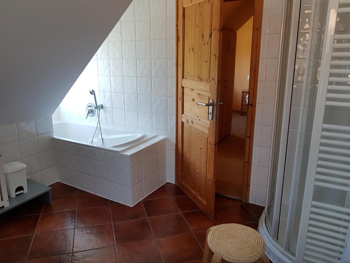 Grosse Wohnung / Haushaelfte In Peetzig Am See Ангермюнде Экстерьер фото